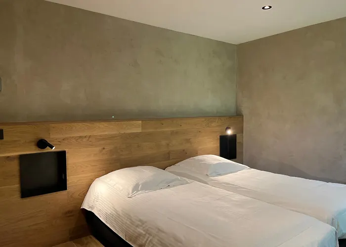 Hostellerie La Claire Fontaine, Logis Hotels & Spa