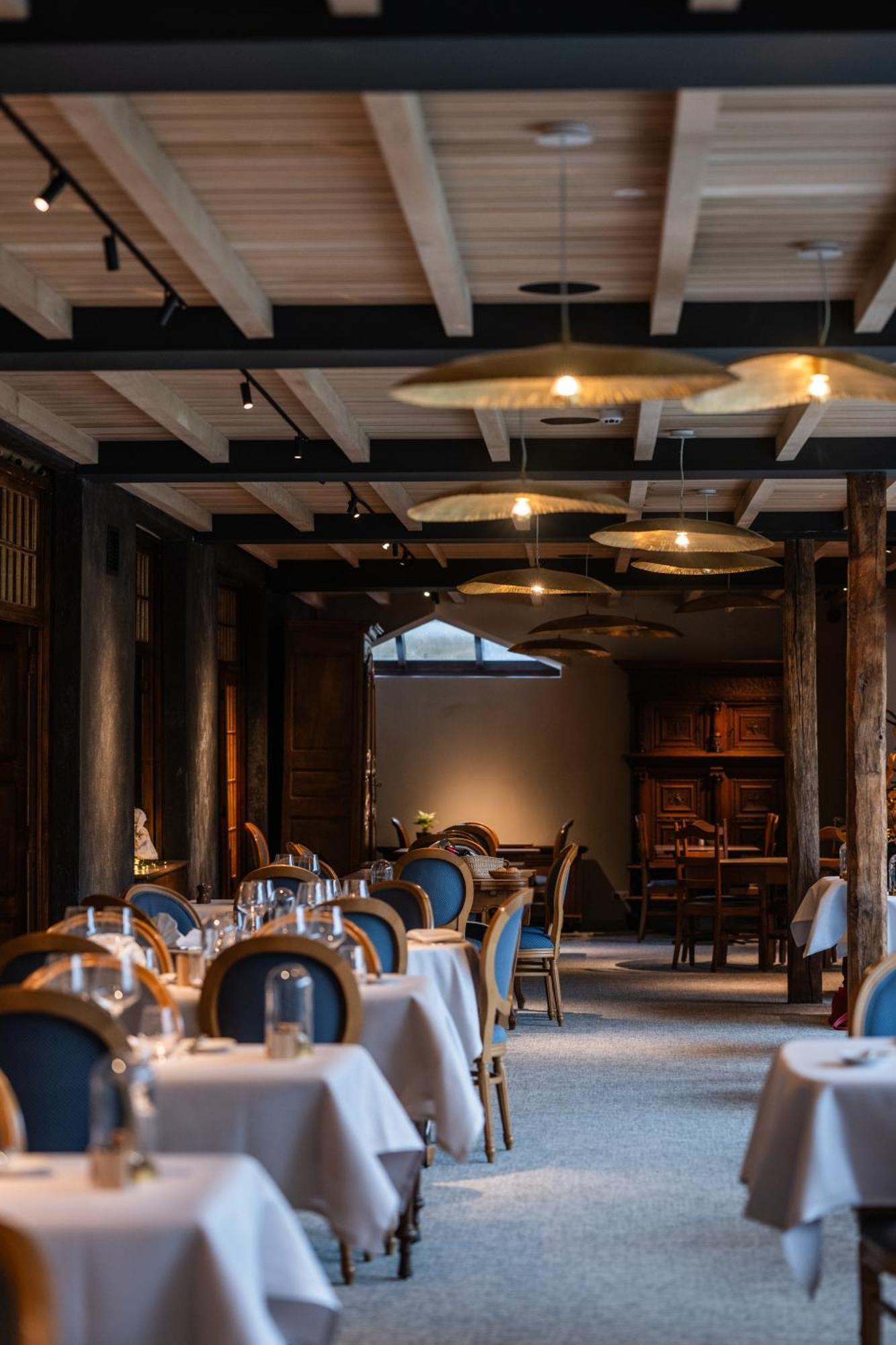 Hostellerie La Claire Fontaine, Logis Hotels & Spa 4*