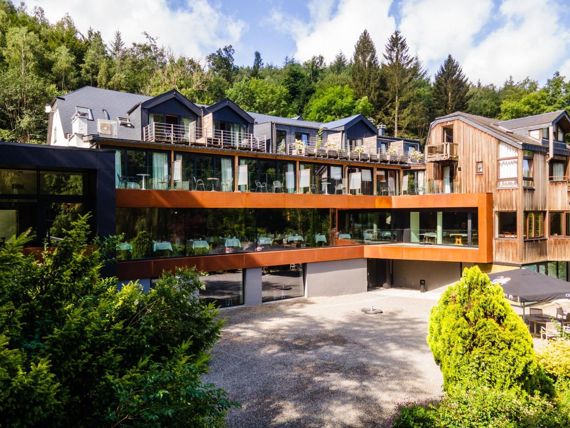 Logis De La Claire Fontaine Hotel 4*