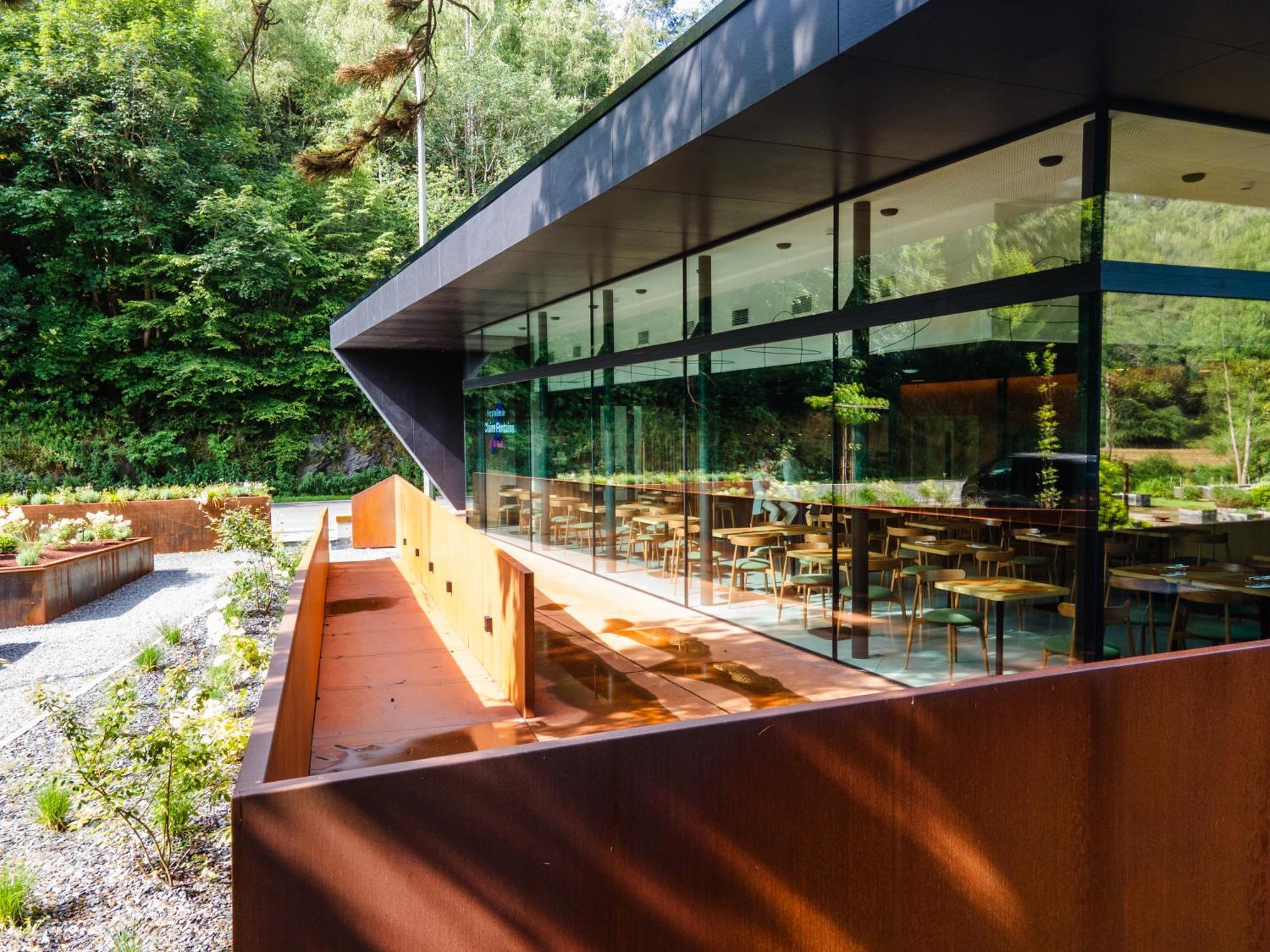 Logis De La Claire Fontaine Hotel