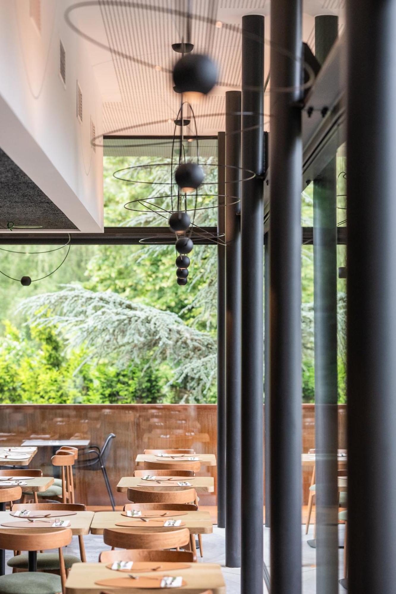 Hotel Hostellerie La Claire Fontaine, Logis Hotels & Spa 4*