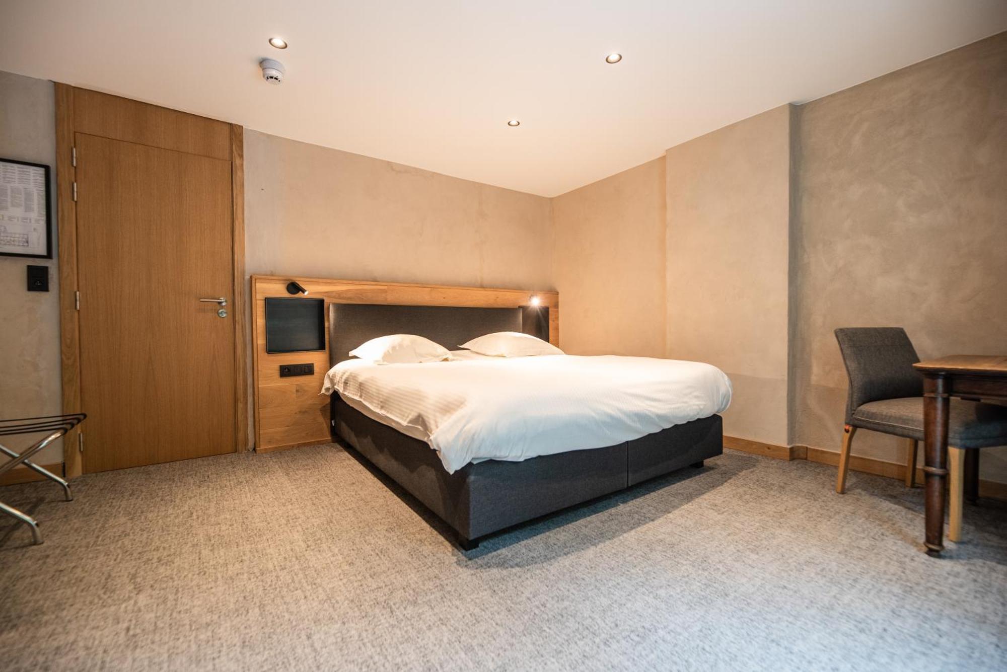 Logis De La Claire Fontaine 4*